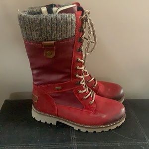 Size nine brand new Red  Remonte leather boots!